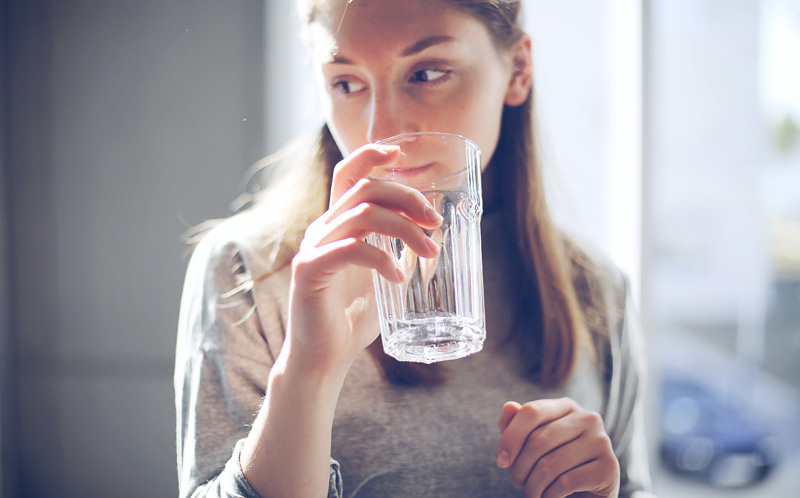 お水で痩せる効果と上手な飲み方 – 飲みながらダイエット1